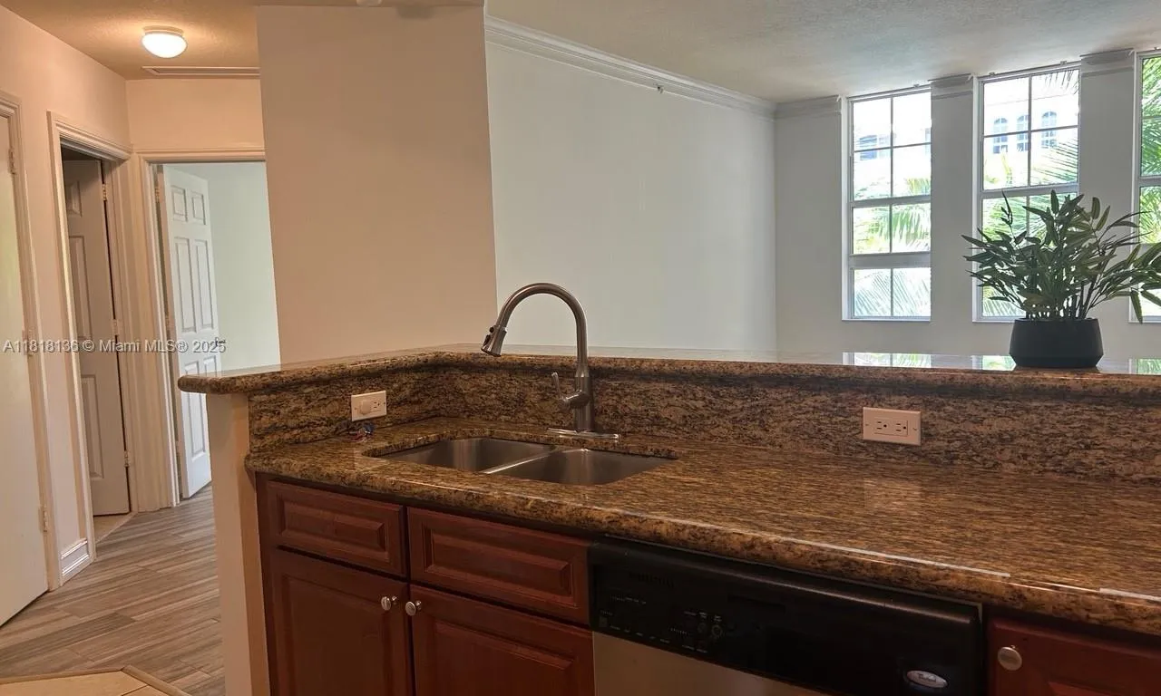 3001 NE 185th St # 418, Aventura FL 33180
