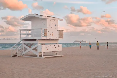 1390 Ocean Dr # 302, Miami Beach FL 33139