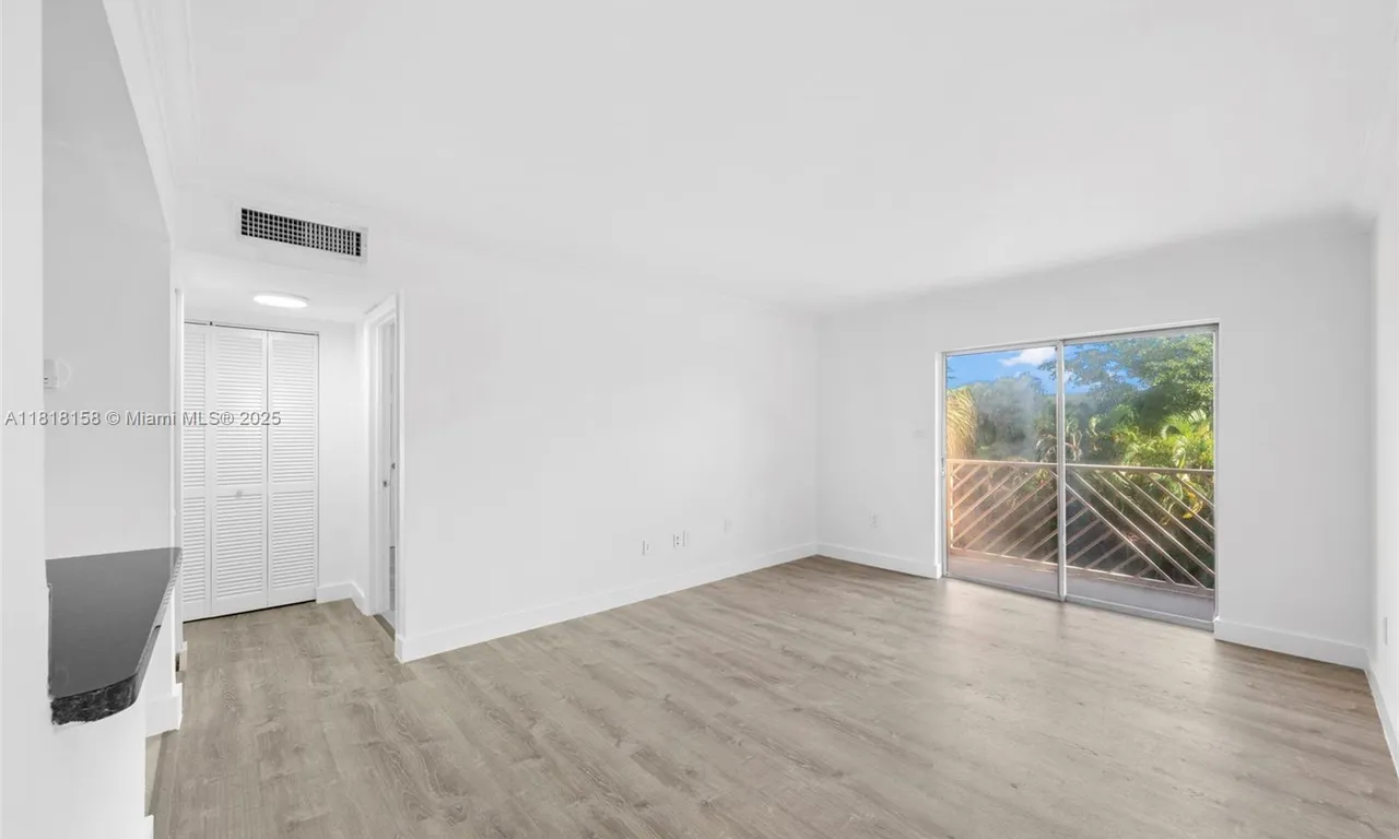 4325 NW South Tamiami Canal Dr # 306, Miami FL 33126