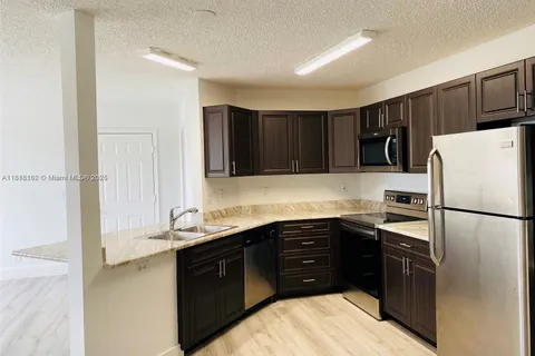 4015 W Mcnab Rd # D203, Pompano Beach FL 33069