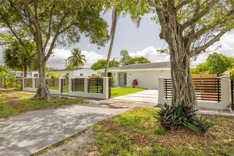 12245 NW 2nd Ave, North Miami FL 33168