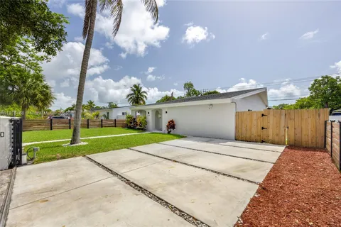 12245 NW 2nd Ave, North Miami FL 33168
