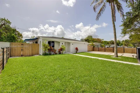 12245 NW 2nd Ave, North Miami FL 33168