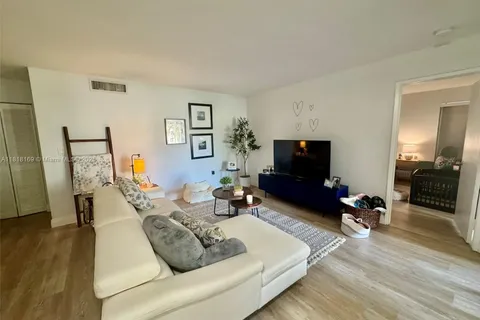 8810 SW 123rd Ct # M202, Miami FL 33186