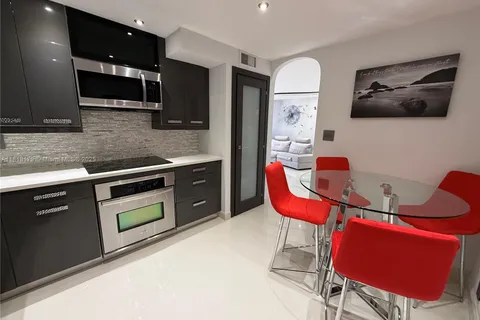 3161 S Ocean Dr # 208, Hallandale Beach FL 33009