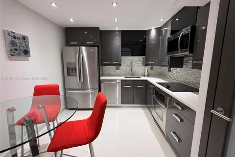 3161 S Ocean Dr # 208, Hallandale Beach FL 33009