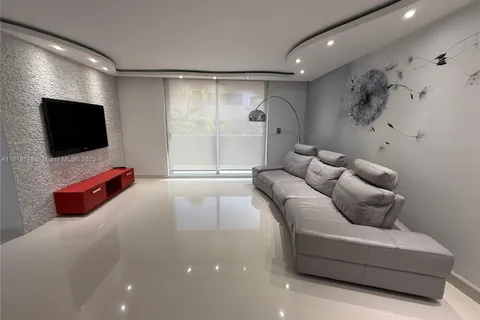 3161 S Ocean Dr # 208, Hallandale Beach FL 33009