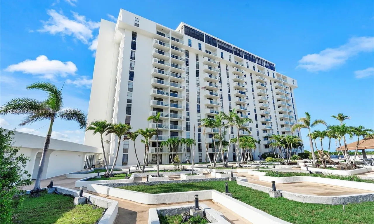 13499 Biscayne Blvd # 602, North Miami FL 33181