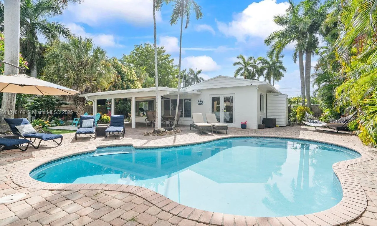 2837 NE 17th Ave, Wilton Manors FL 33334