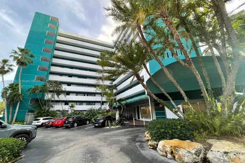 1700 NW N River Dr # 701, Miami FL 33125