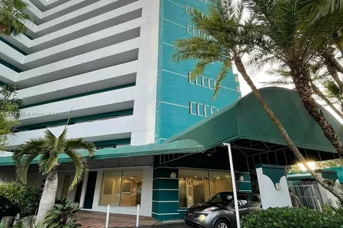 1700 NW N River Dr # 701, Miami FL 33125