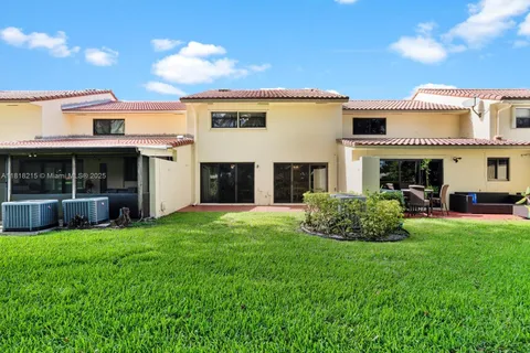 9530 Alcazar Ln, Davie FL 33324