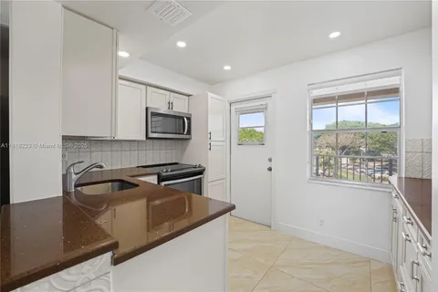 2671 S Course Drive # 303, Pompano Beach FL 33069