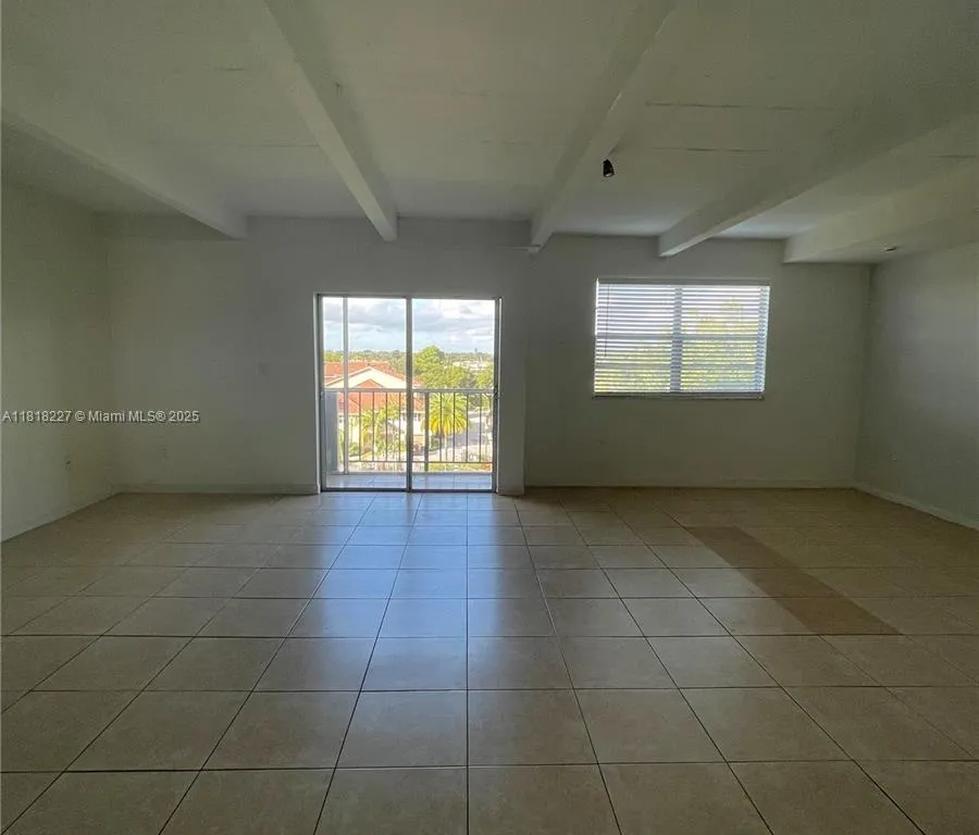 8950 NE 8th Ave # 504, Miami FL 33138