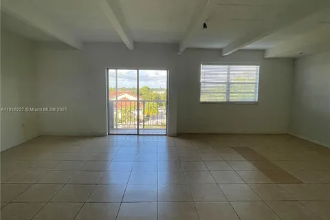 8950 NE 8th Ave # 504, Miami FL 33138