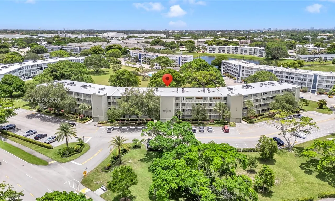 2026 Berkshire B # 2026, Deerfield Beach FL 33442
