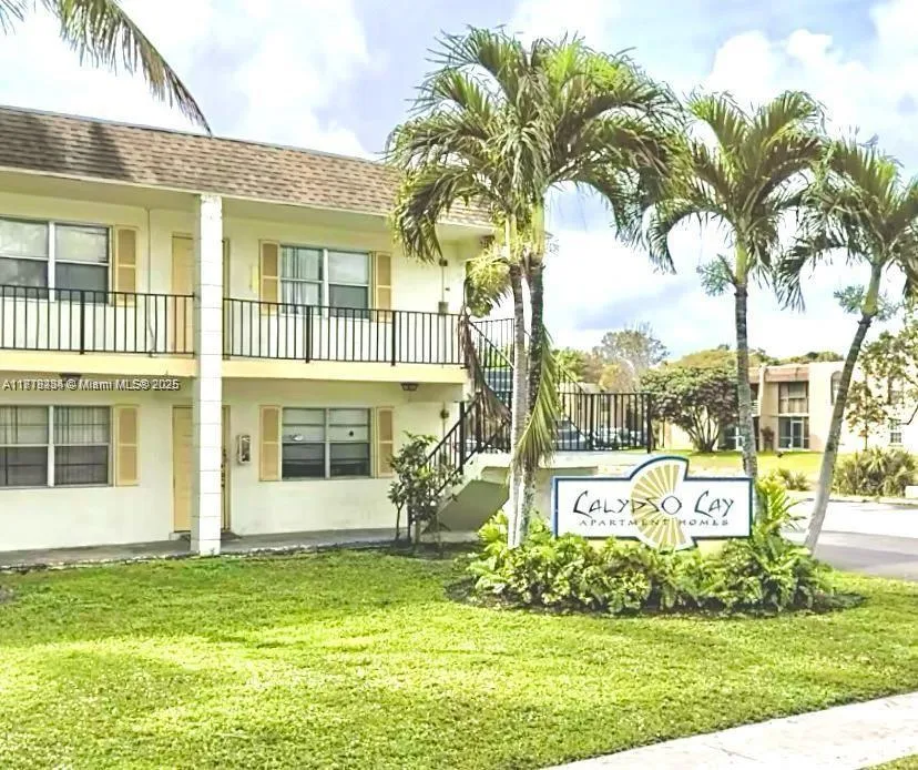 4160 NW 21st St, Lauderhill FL 33313