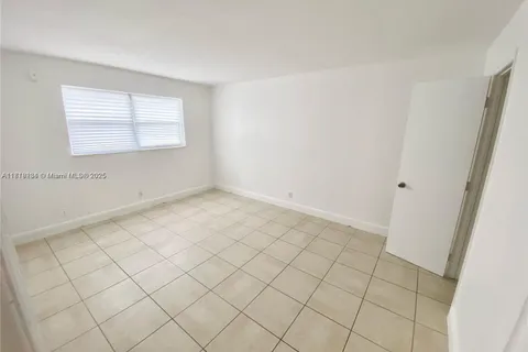 4160 NW 21st St, Lauderhill FL 33313