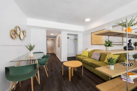 1200 Brickell Bay Dr # 4010, Miami FL 33131