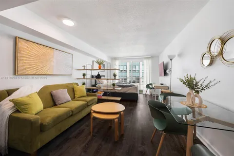 1200 Brickell Bay Dr # 4010, Miami FL 33131