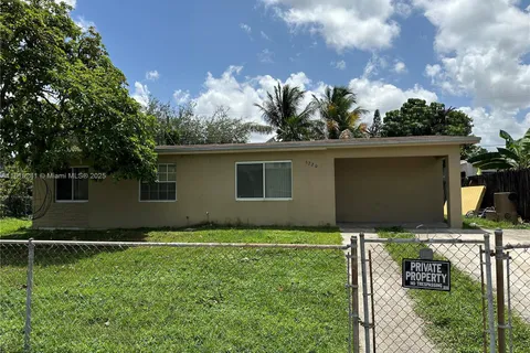 5720 SW 36th Ct, Davie FL 33314