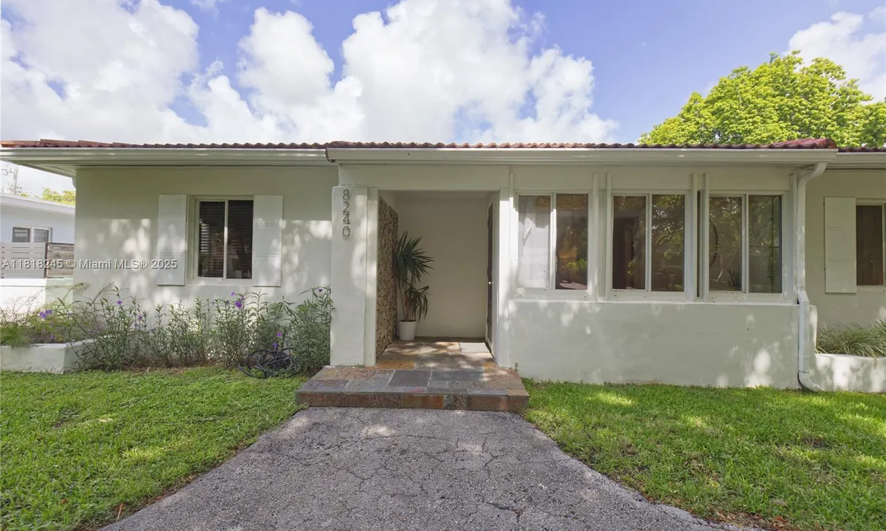 8240 SW 62nd Ct # 8240, Miami FL 33143