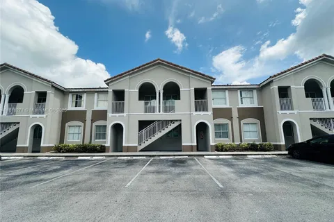 1658 SE 28th Ct # 104, Homestead FL 33035