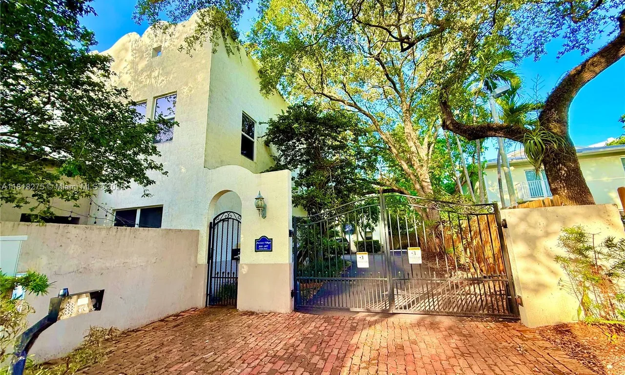 3071 Center St # 19, Miami FL 33133