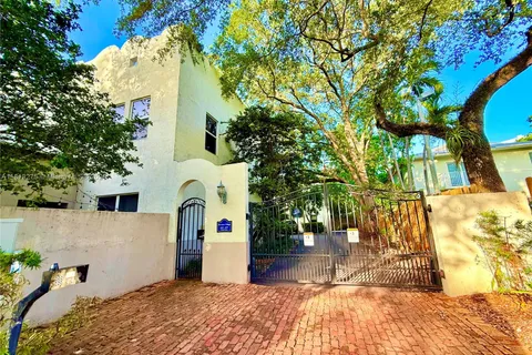 3071 Center St # 19, Miami FL 33133