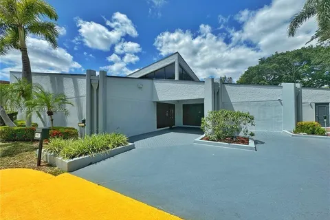 8350 Sands Point Blvd # E309, Tamarac FL 33321