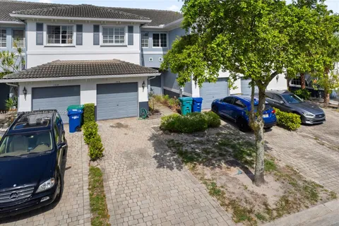 1416 NW 34th Way, Lauderhill FL 33311