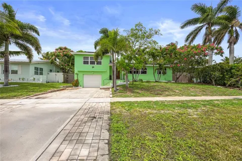 1320 Ontario Dr, Lake Worth FL 33461