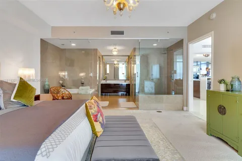3737 Collins Ave # 403, Miami Beach FL 33140