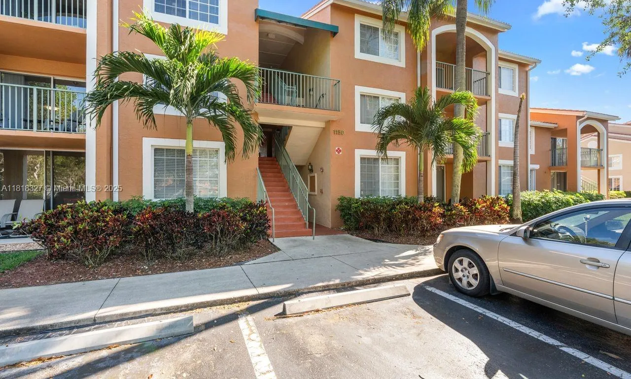 1150 wildwood lakes blvd # 203, Naples FL 34104