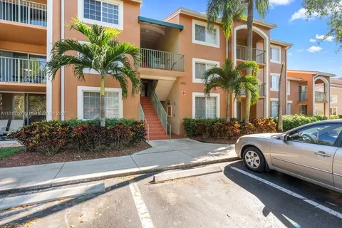 1150 wildwood lakes blvd # 203, Naples FL 34104