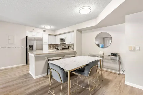 1150 wildwood lakes blvd # 203, Naples FL 34104