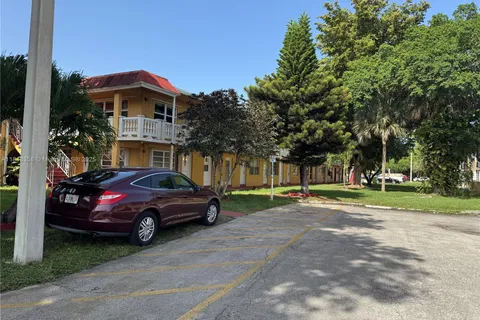 115 NE 202nd Ter # M25, Miami Gardens FL 33179