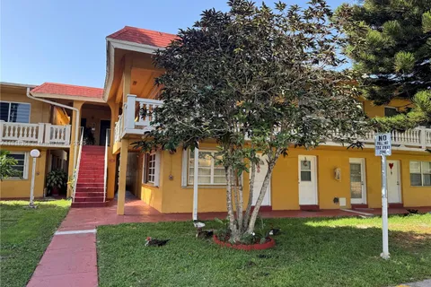 115 NE 202nd Ter # M25, Miami Gardens FL 33179