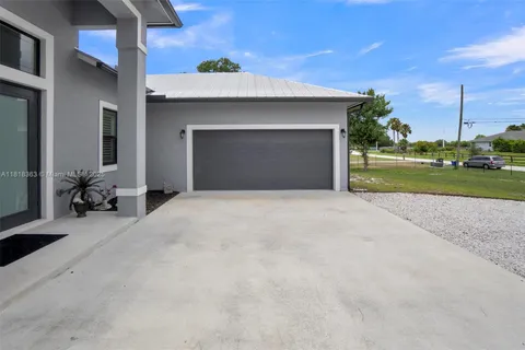 17924 N 68th St N, Loxahatchee FL 33470