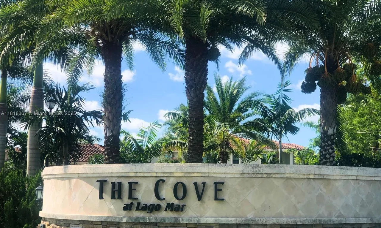 122 SW 127th Ter, Plantation FL 33325
