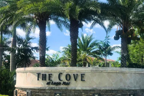 122 SW 127th Ter, Plantation FL 33325