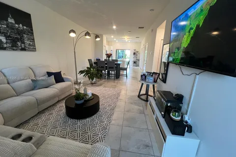 8195 NW 104th Ave # 22, Doral FL 33178
