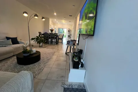 8195 NW 104th Ave # 22, Doral FL 33178