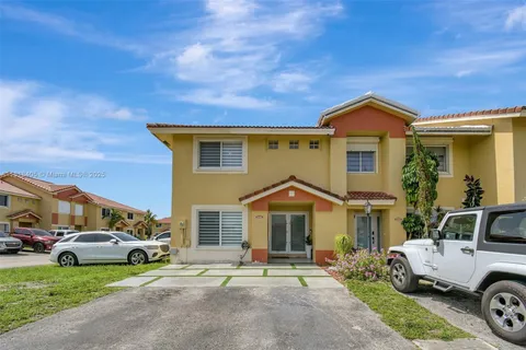 5261 NW 190th St, Miami Gardens FL 33055