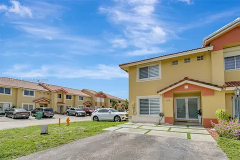5261 NW 190th St, Miami Gardens FL 33055