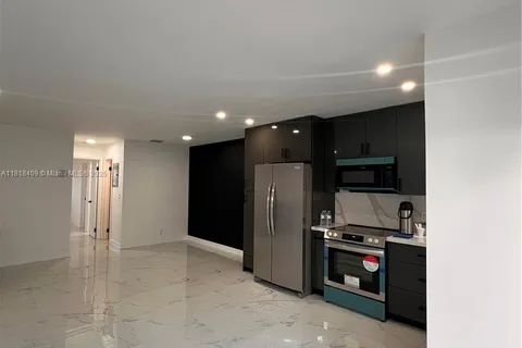1818 Rodman St # 2D, Hollywood FL 33020