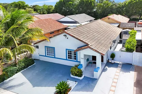 7578 W 30th Ln, Hialeah FL 33018