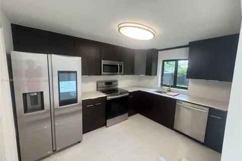 15725 NE 11th Ct, North Miami Beach FL 33162