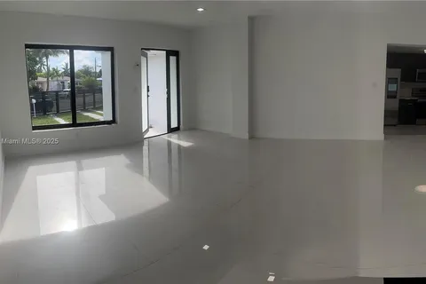 15725 NE 11th Ct, North Miami Beach FL 33162