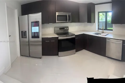 15725 NE 11th Ct, North Miami Beach FL 33162